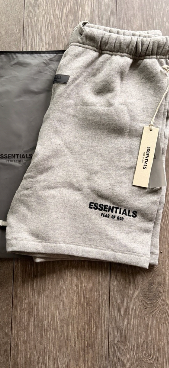 Essential Shorts Dark oat